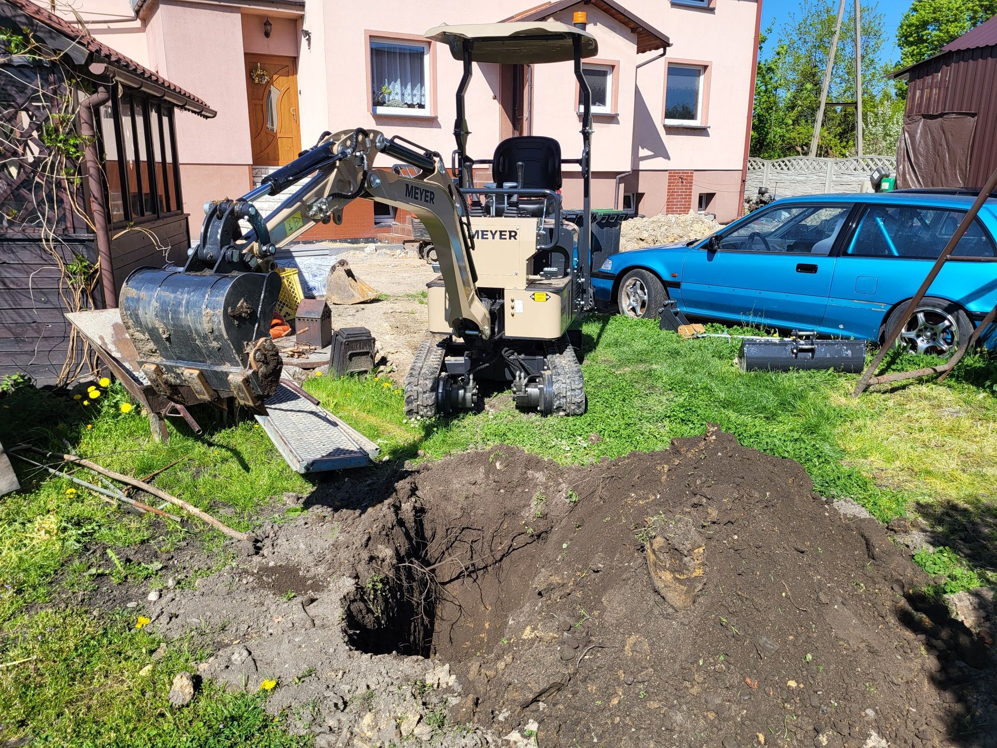 Wynajem minikoparki zagęszczarki usługi minikoparka roboty ziemne