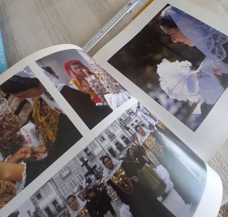 Livro Romaria D'Agonia Viana do Castelo 
António M. Couto Viana textos