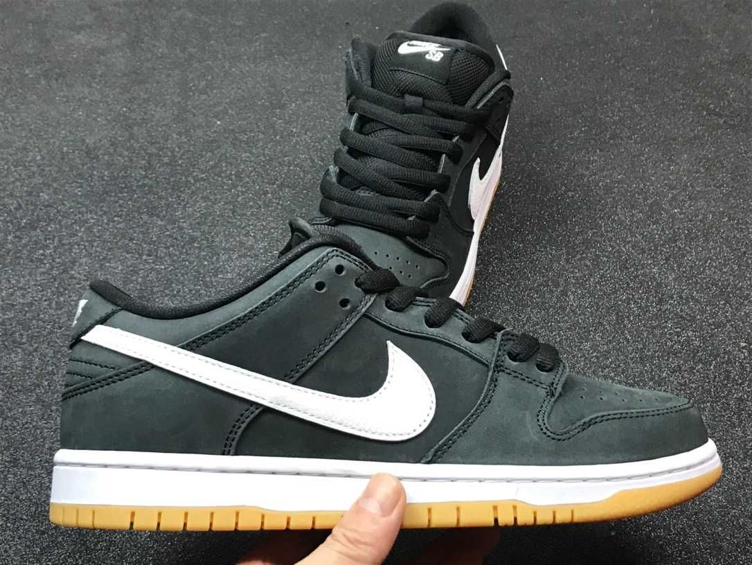 Nike SB Dunk Low Pro
Black Gum