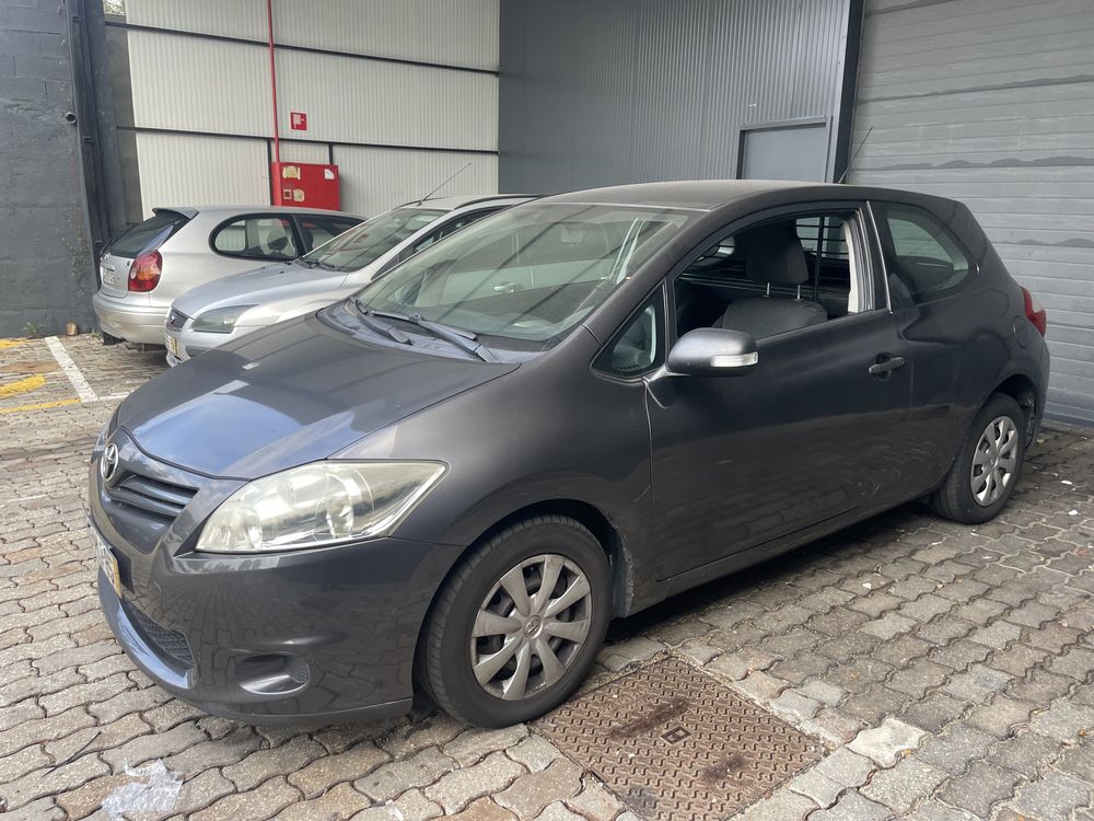 Toyota Auris 1.4 D4D 2011 - Comercial