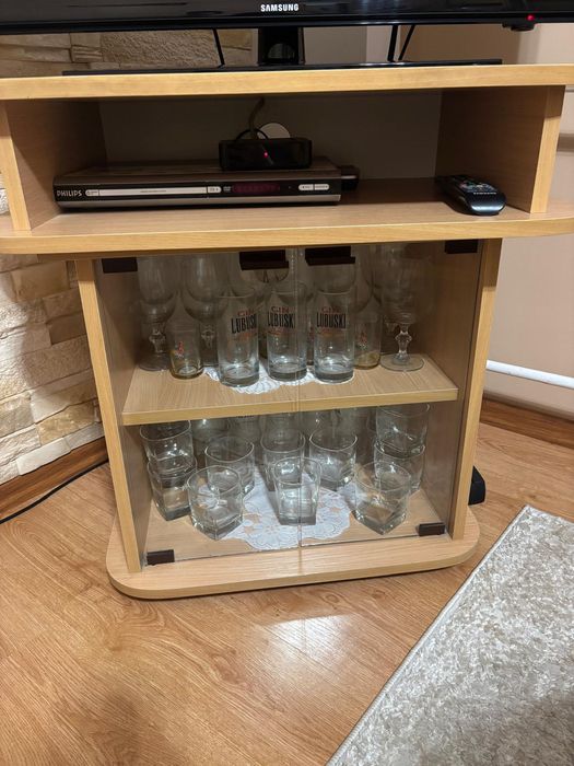 Stolik pod telewizor