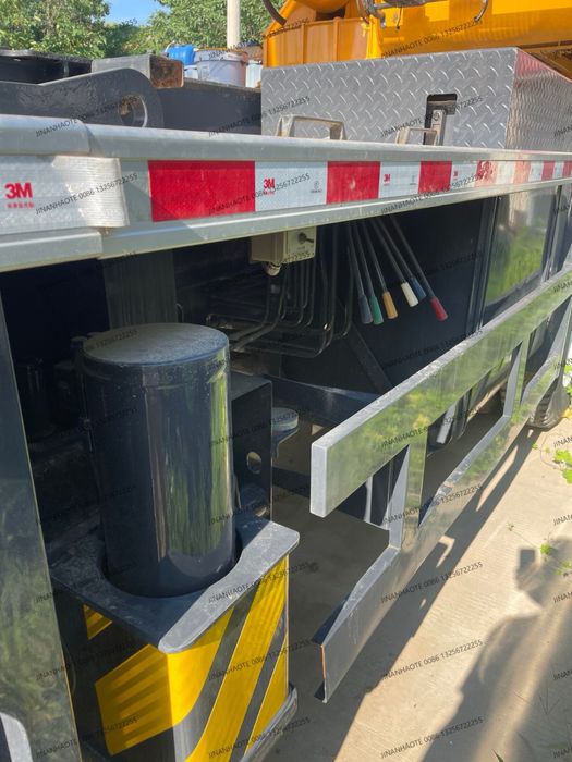 XCMG 70 -II Автокран вантажопідйомністю 70 тонн 2013 року випуску авто