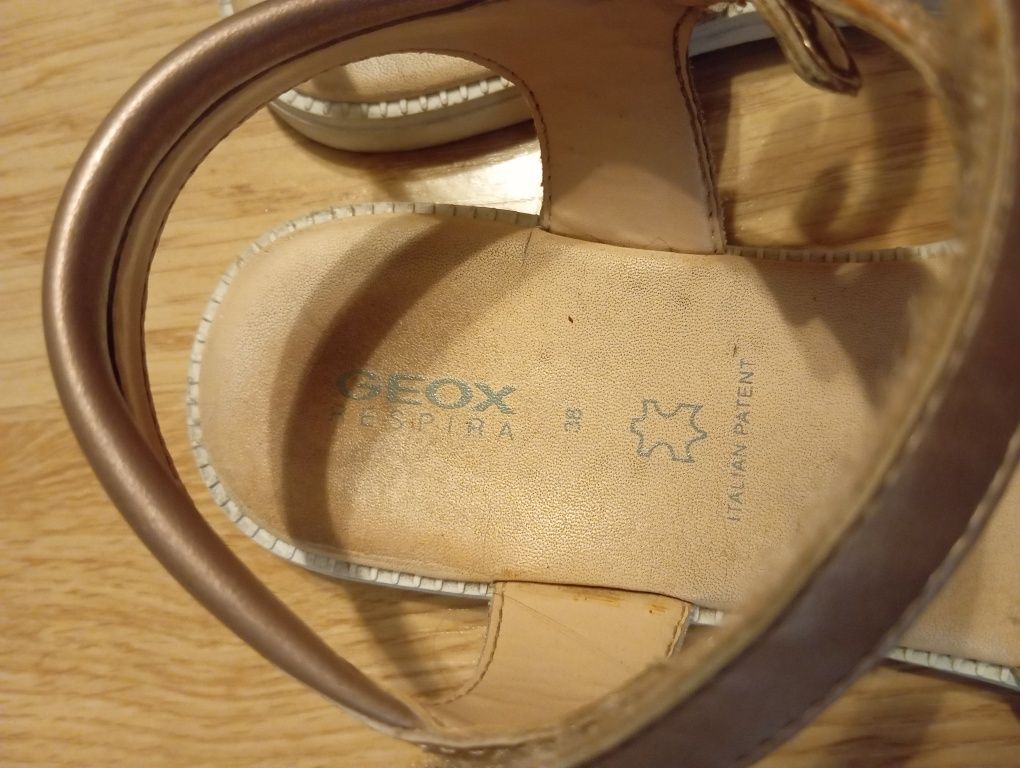 Sandały Geox r 38 skóra