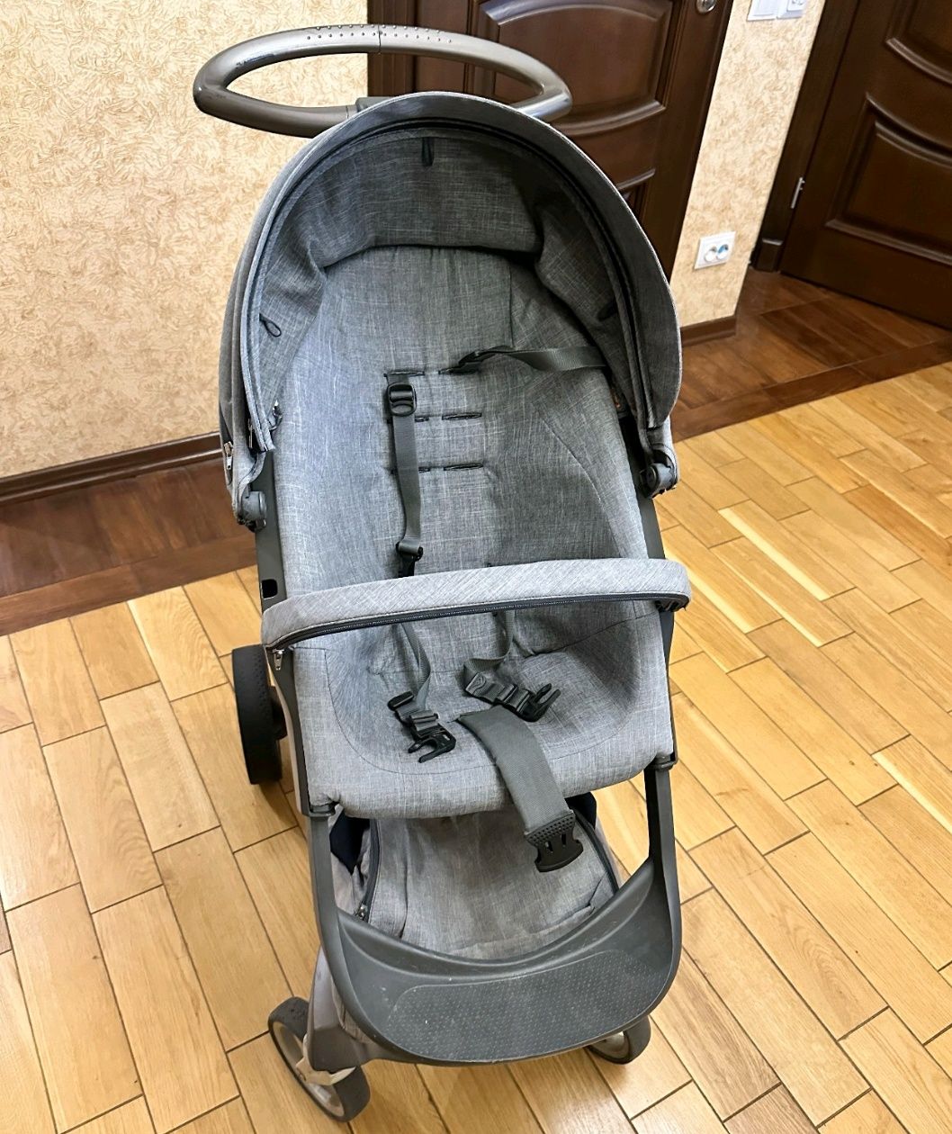 Stokke xplory. Люлька та прогулянковий блок.