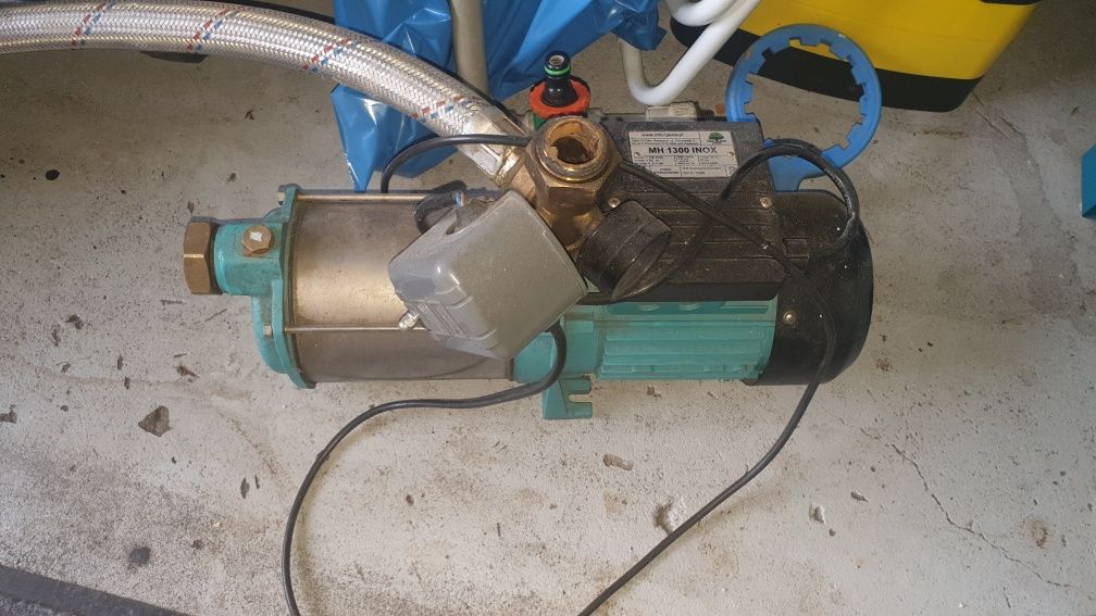 Hydrofor z pompą