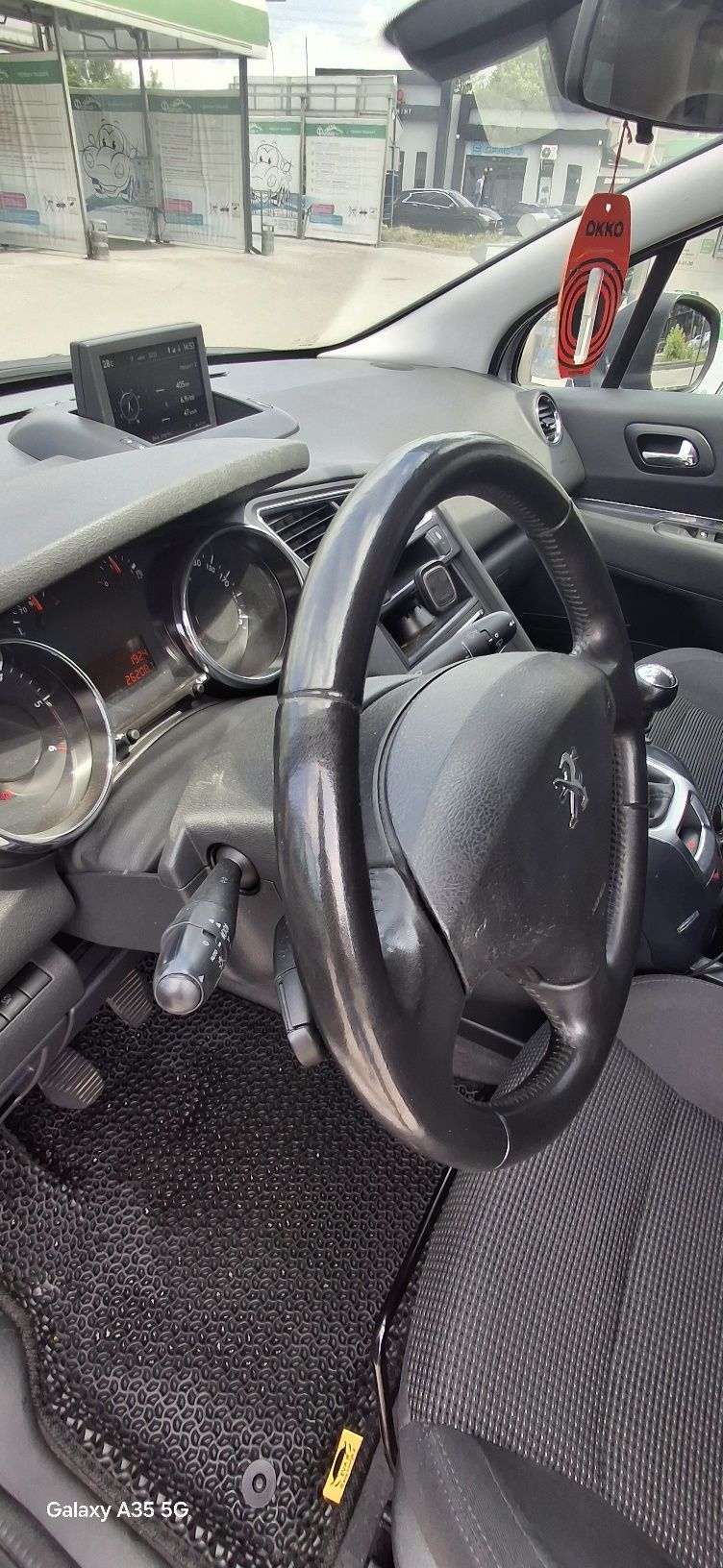 Продам Peugeot 5008 1,6 дизель МКПП.
