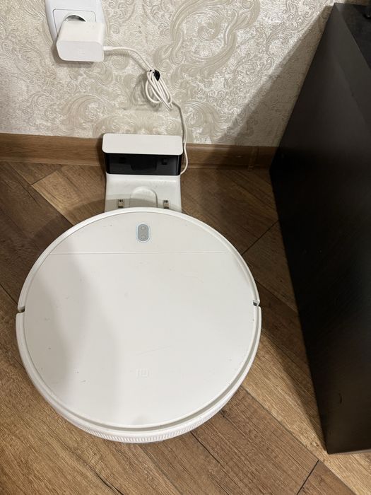 Робот - пилосос Mi Robot Vacuum - Mop Essential