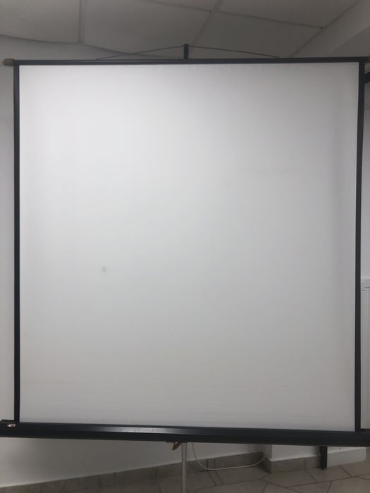 Tela de projecão de tamanho grande