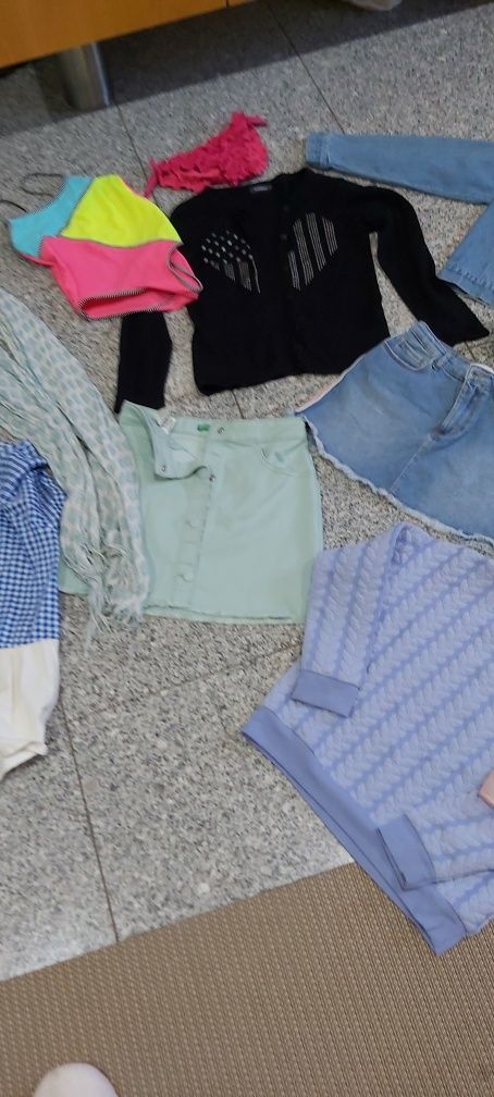 11 peças de roupa variada 7-8 anos