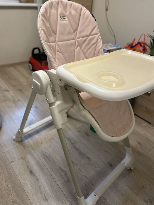 Дитячий стілець для годування