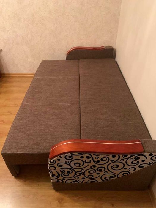 Elegancka sofa / kanapa rozkładana 200 cm x 135 cm (na sprężynach) !