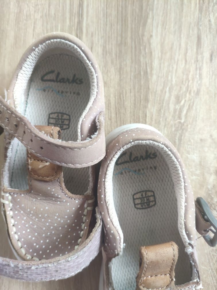 Продам дитячі туфлі Clarks ( Кларкс ) 20 розмір