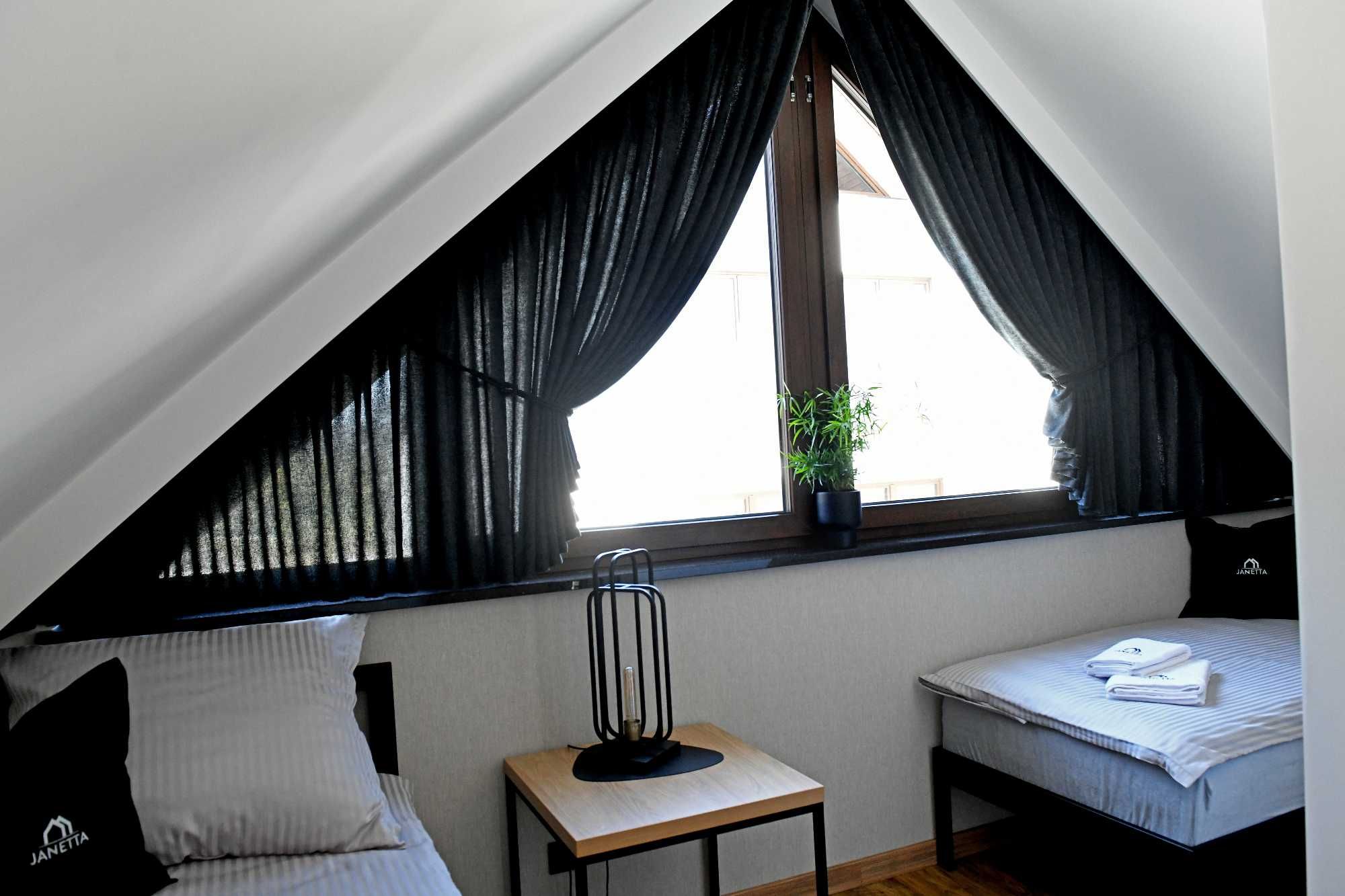 Apartament JANETTA -  domek całoroczny nad jeziorem z balią i jacuzzi