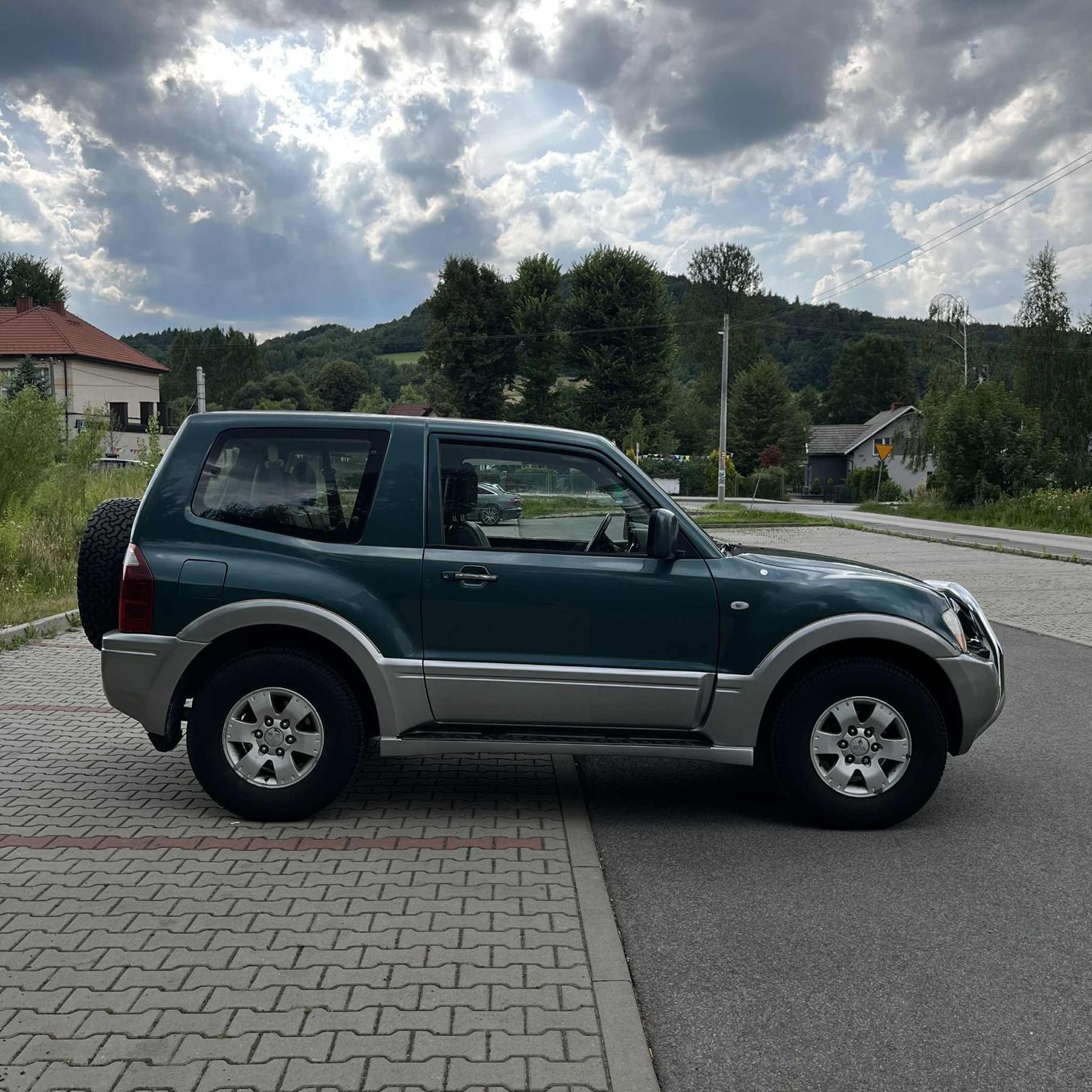 Mitsubishi Pajero Mitsubishi Pajero 3.2 DI-D 160KM 4x4 Automat• Hak • Skóra • Szyberdach
