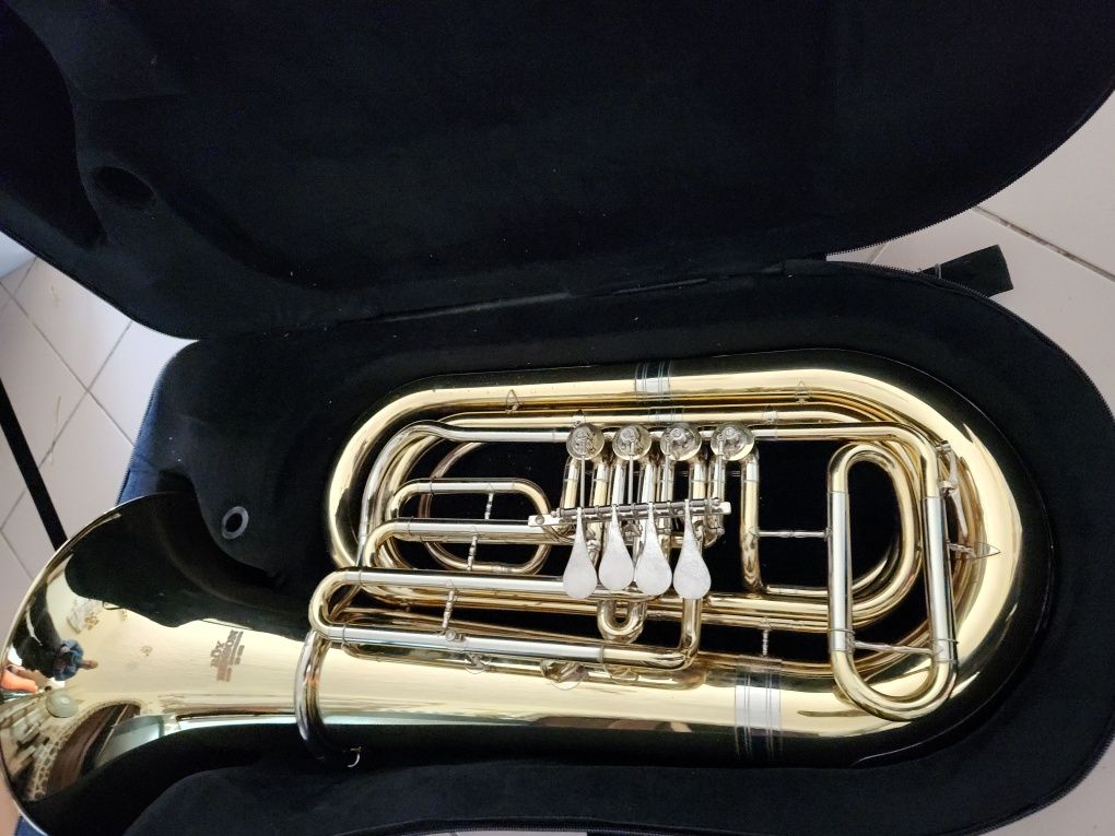 Tuba Si Bemol Roy Benson TB202 4 cilindros Campanula 380mm dourado