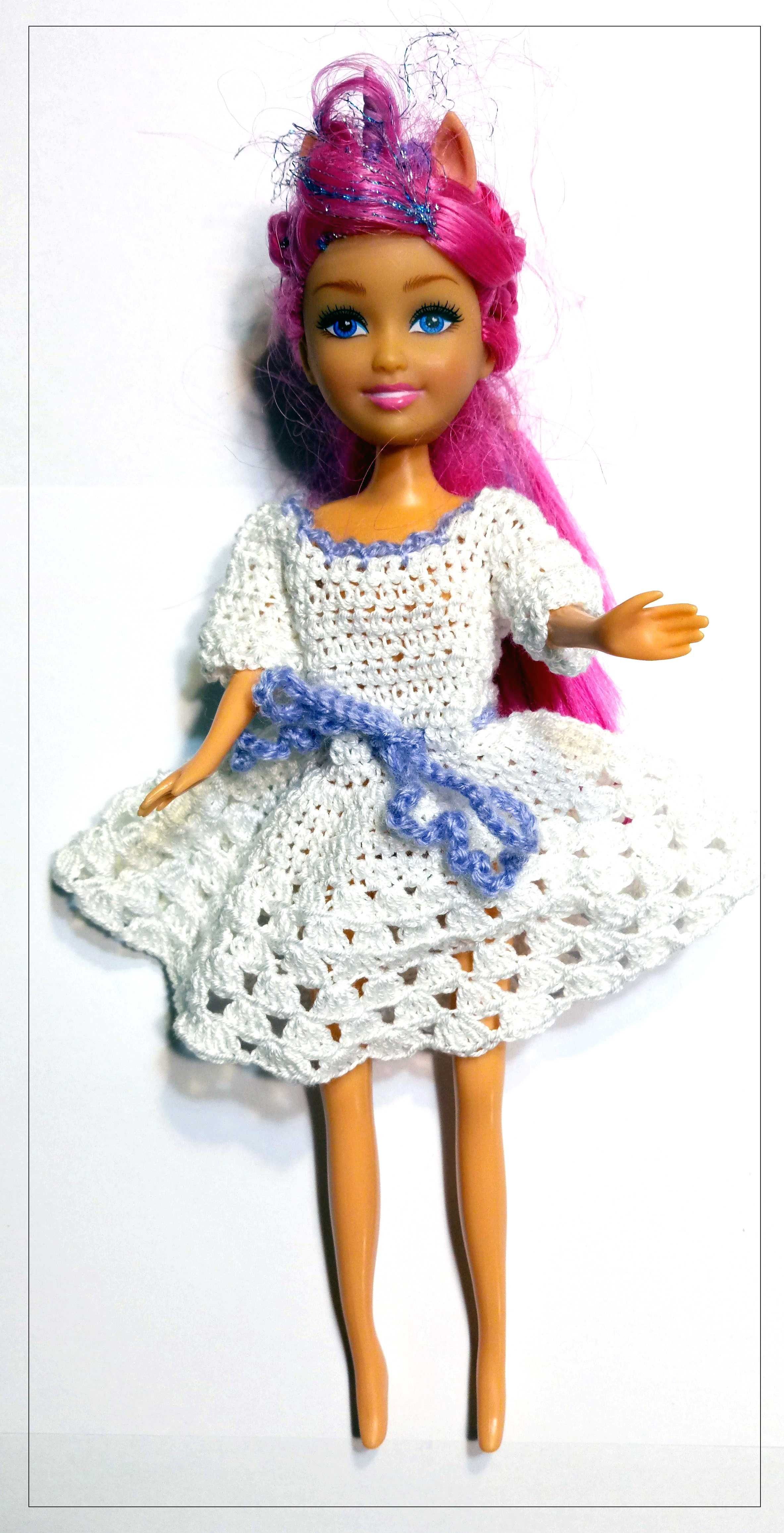 Ubranka dla Barbie z kordonka i włóczki