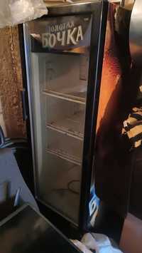 Продам холодильный шкаф,витрину