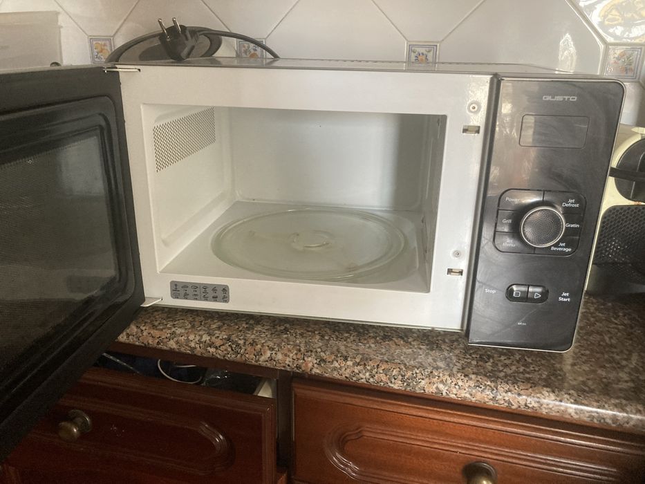 Microondas Gusto whirlpool como novo com grill