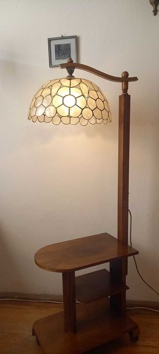 Lampa podłogowa w stylu Art Deco - na kółkach
