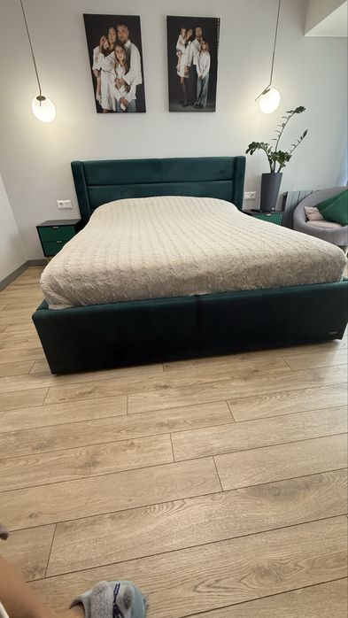 ліжко двухспальне, спальний комплект , прикроватні тумби