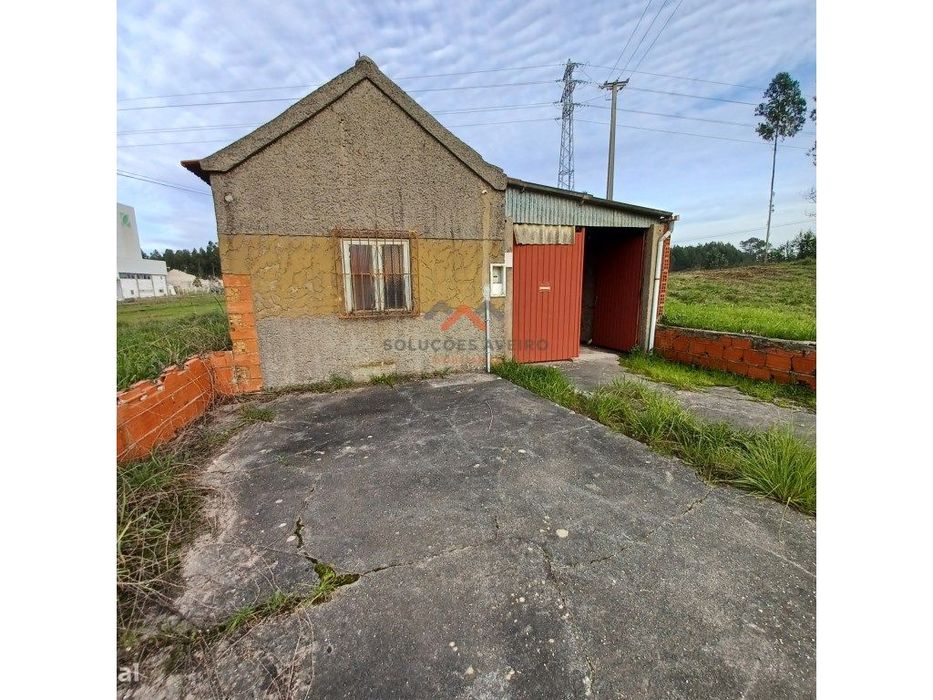 Moradia T2 para Remodelar em Bustos - Oliveira do Bairro