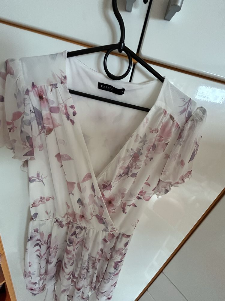 Sukienka Mohito 38 M biala w kwiaty, jak NOWA, elegancka