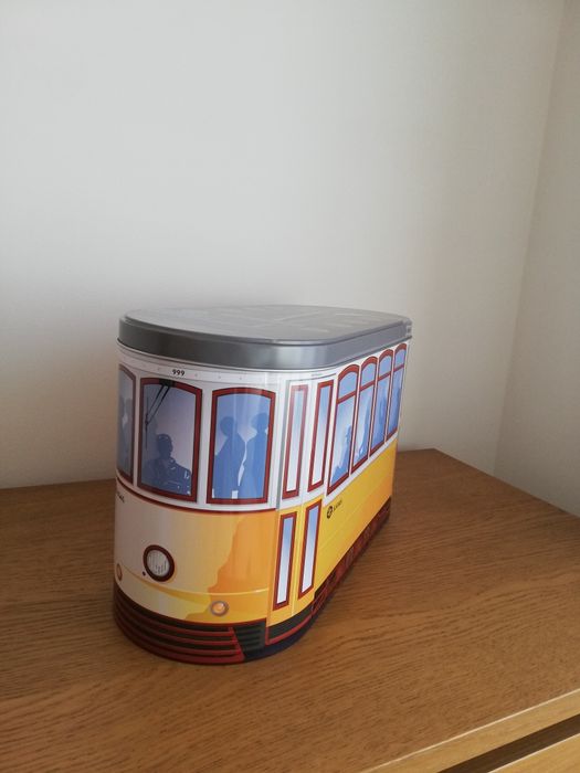 Caixa em metal 9,90€