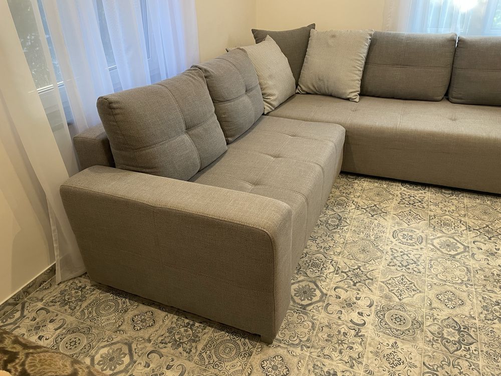 Naroznik 250x250 z funkcja spania i pojemnikiem
