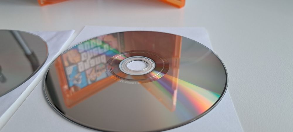 Sprzedam grę na PC gta grand theft auto - vice city.