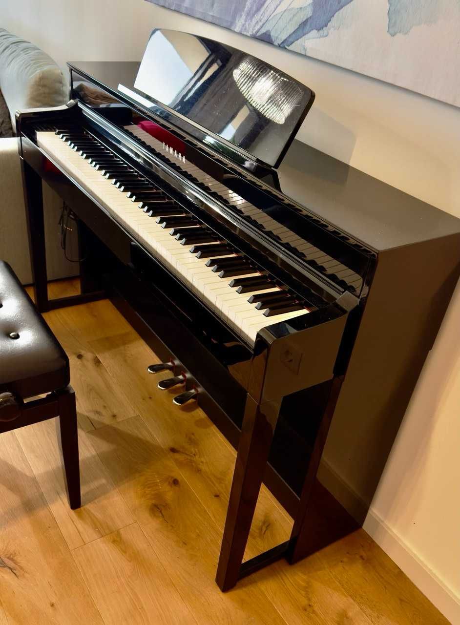 Piano YAMAHA - CLP 545, preto brilhante