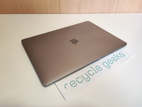 MacBook Pro 15" A1990 i7-8850H 32GB RAM DDR4 500GB SSD NVMe