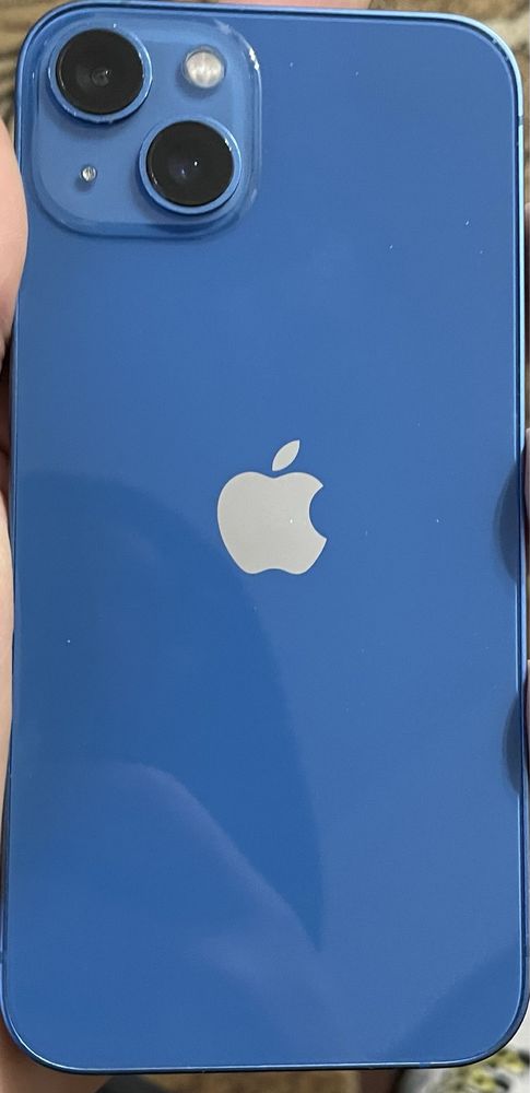 iPhone 13 256gd.