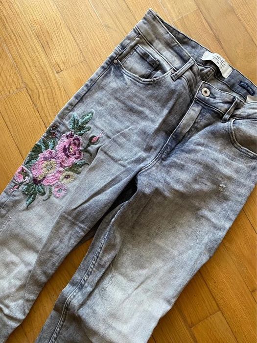 Rurki jeansy House z haftami hafty wysoki stan high waist przetarcia