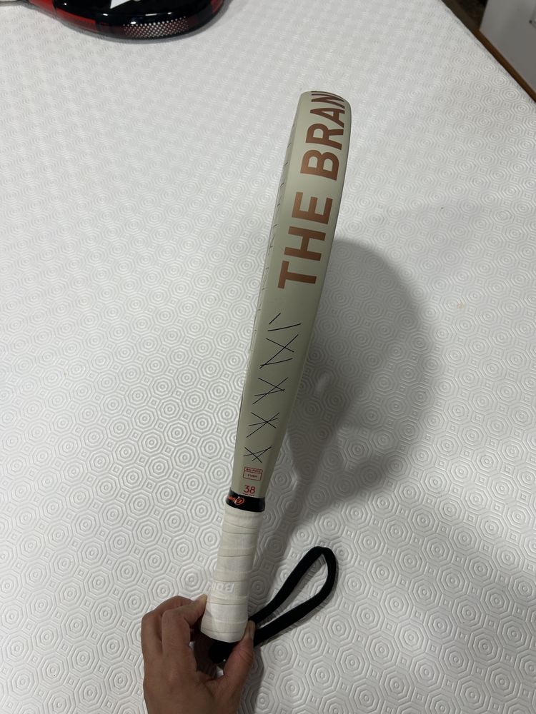 Raquete de padal e saco de raquete de padel