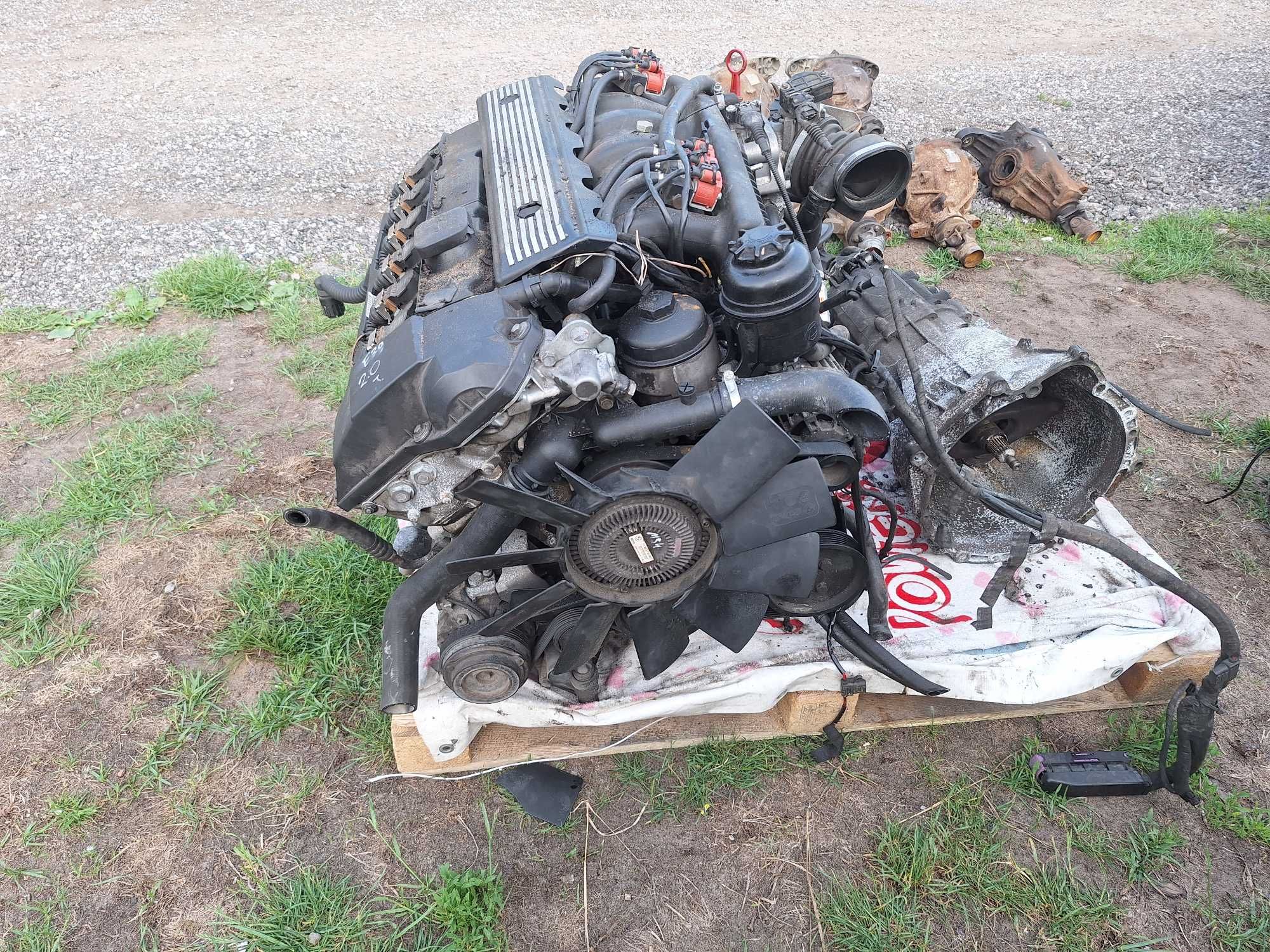 Silnik m52 jeden vanos do BMW e36 e39 na części głowica wałki miska