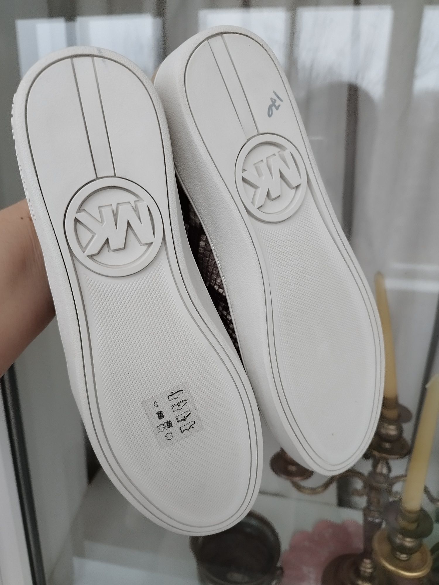 Кроссовки Michael Kors 40р