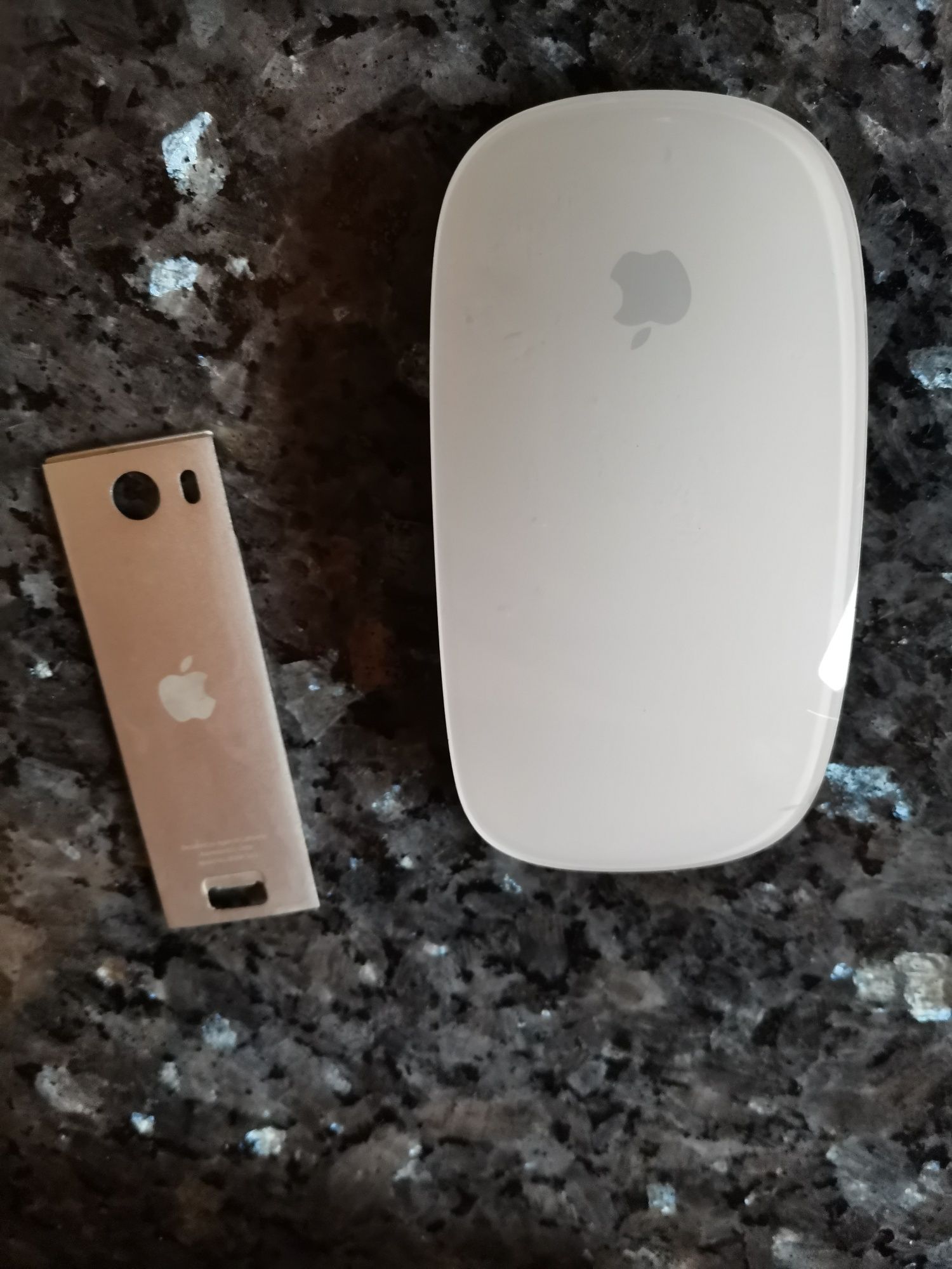 Myszka Magic Mouse od Apple