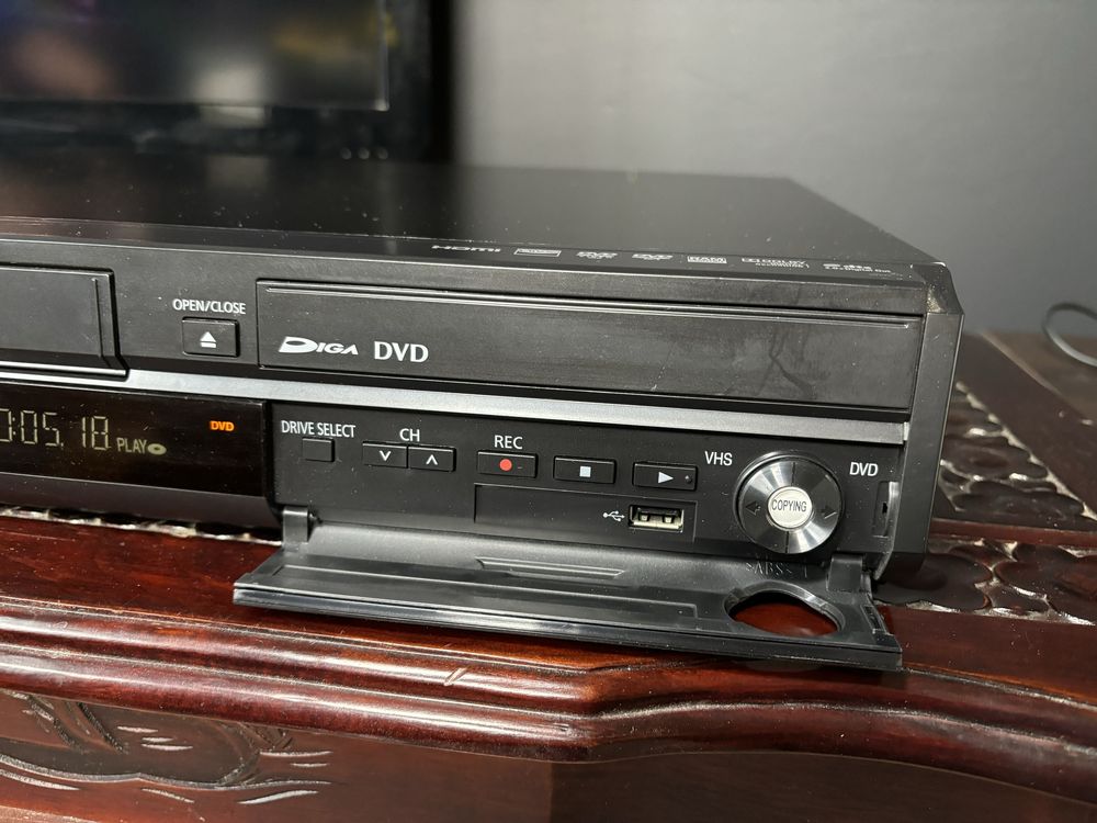 Nagrywarka VHS/DVD - Panasonic DMR-EZ49V