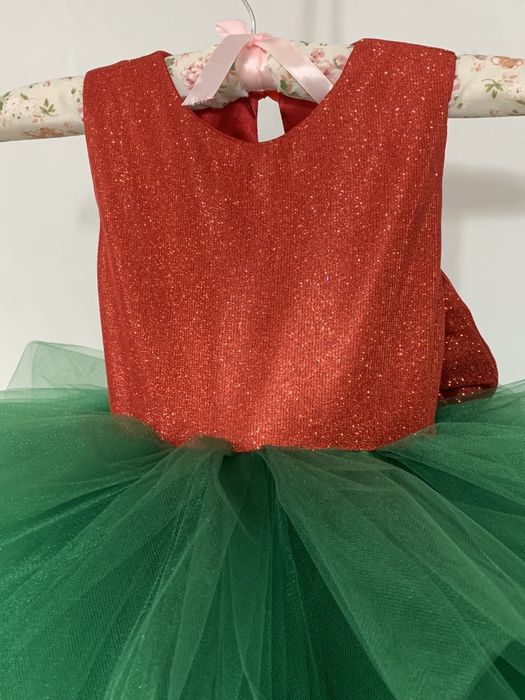 Сукня ялинка на дівчинку 4 роки пишна зелена у садочок на новий рік