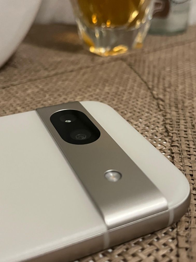 Google Pixel 8a - 128GB - Porcelain - Desbloqueado