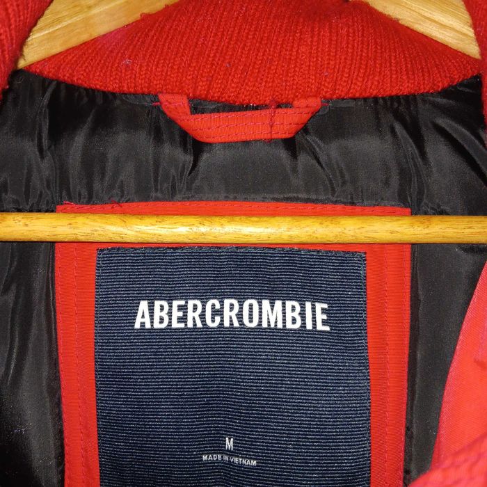 Зимняя куртка парка Abercrombie & Fitch — стиль, тепло и комфорт.
