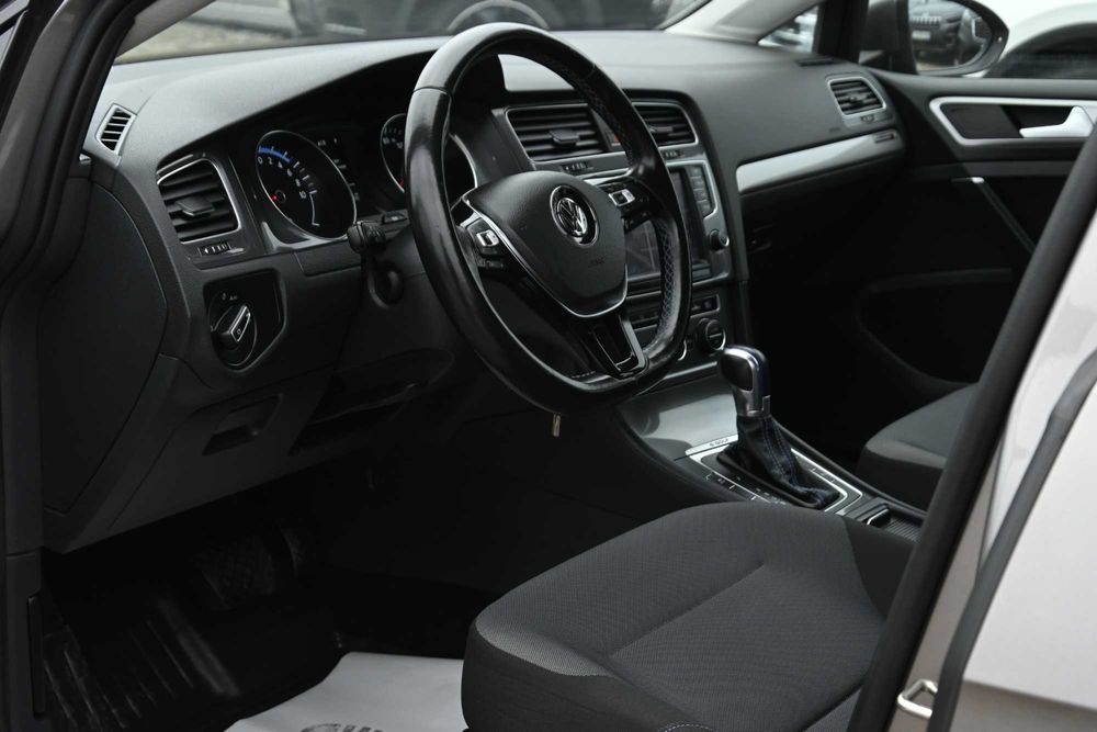 Volkswagen e-Golf 2015