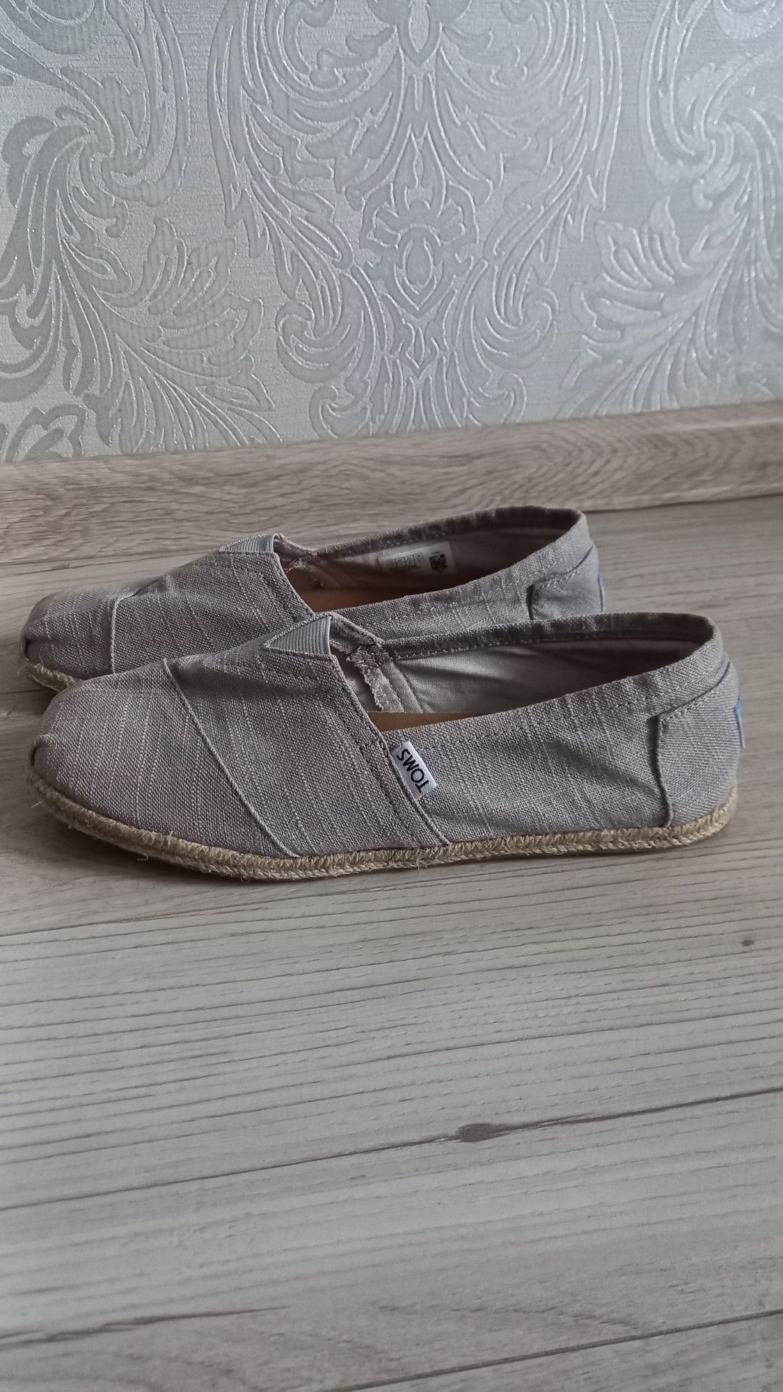 Продам мокасины слипоны TOMS