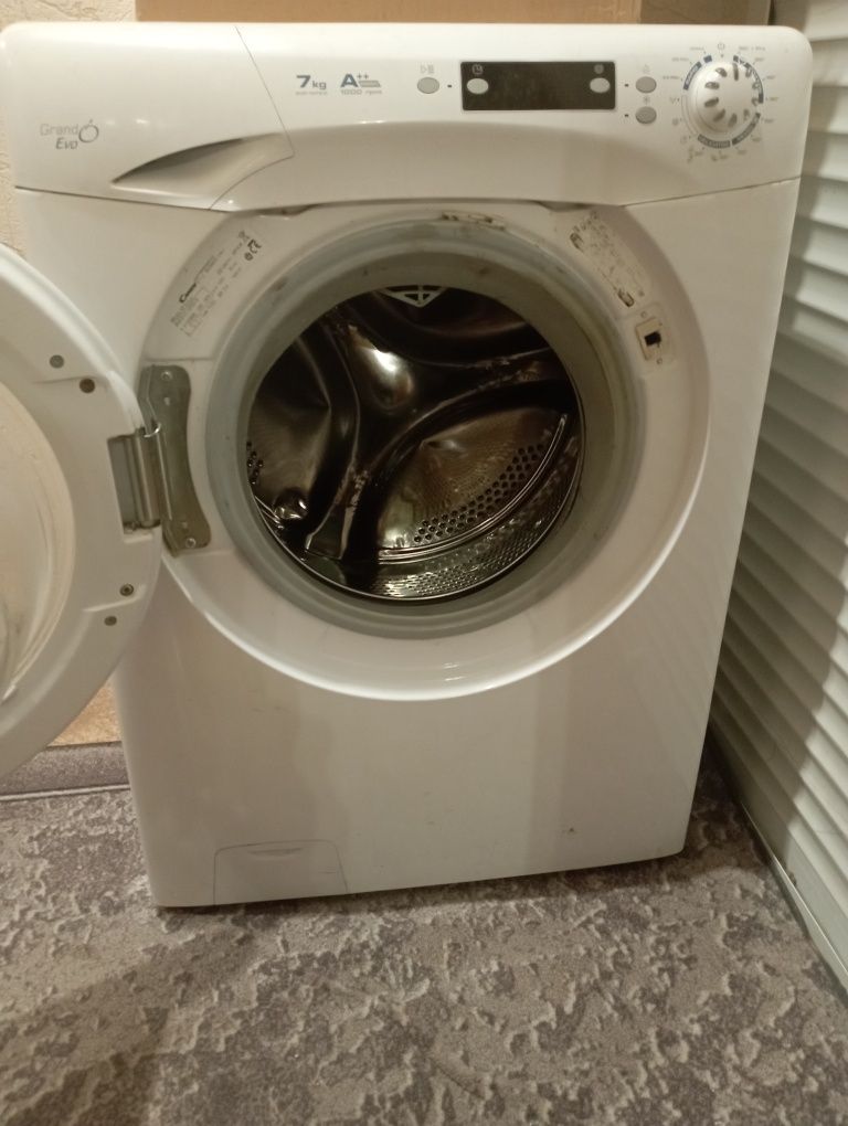Продам стиральную машинку
