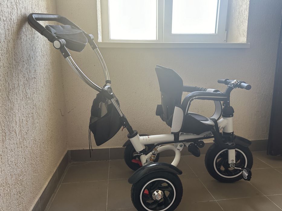 Дитячий триколісний велосипед