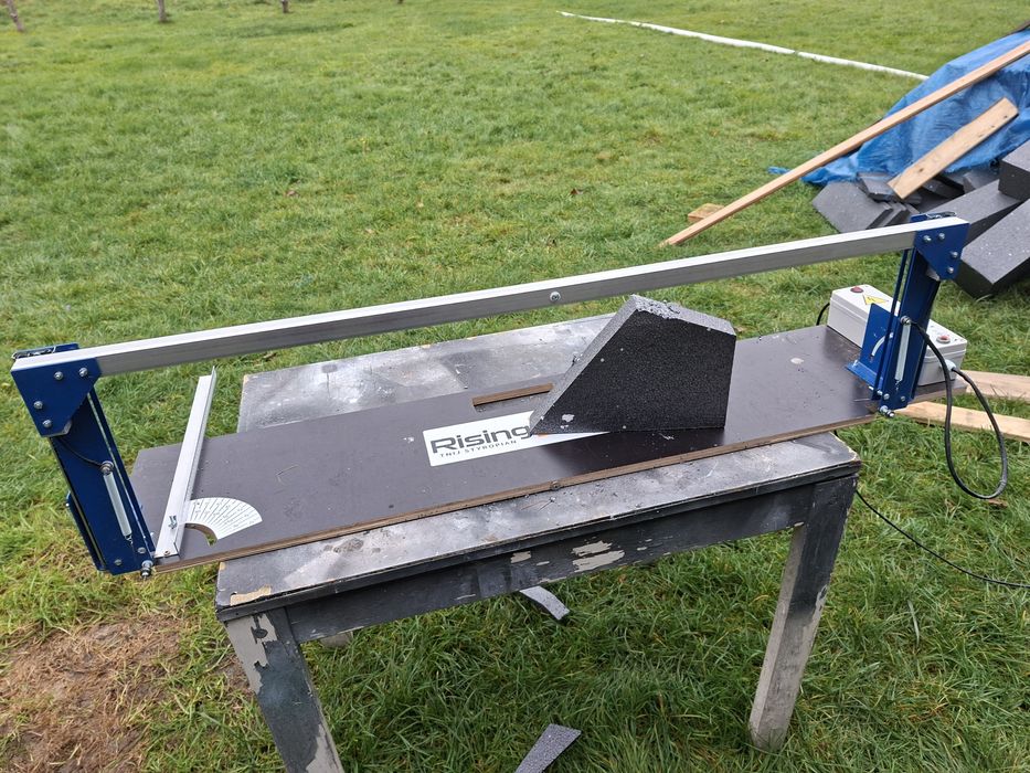 Maszynka gilotyna do ciecia styropianu