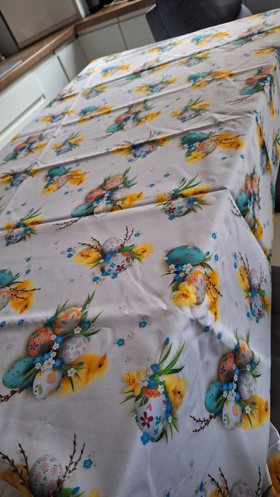 obrus wielkanocny 155/120 cm  tkaniny gruba plamoodporny