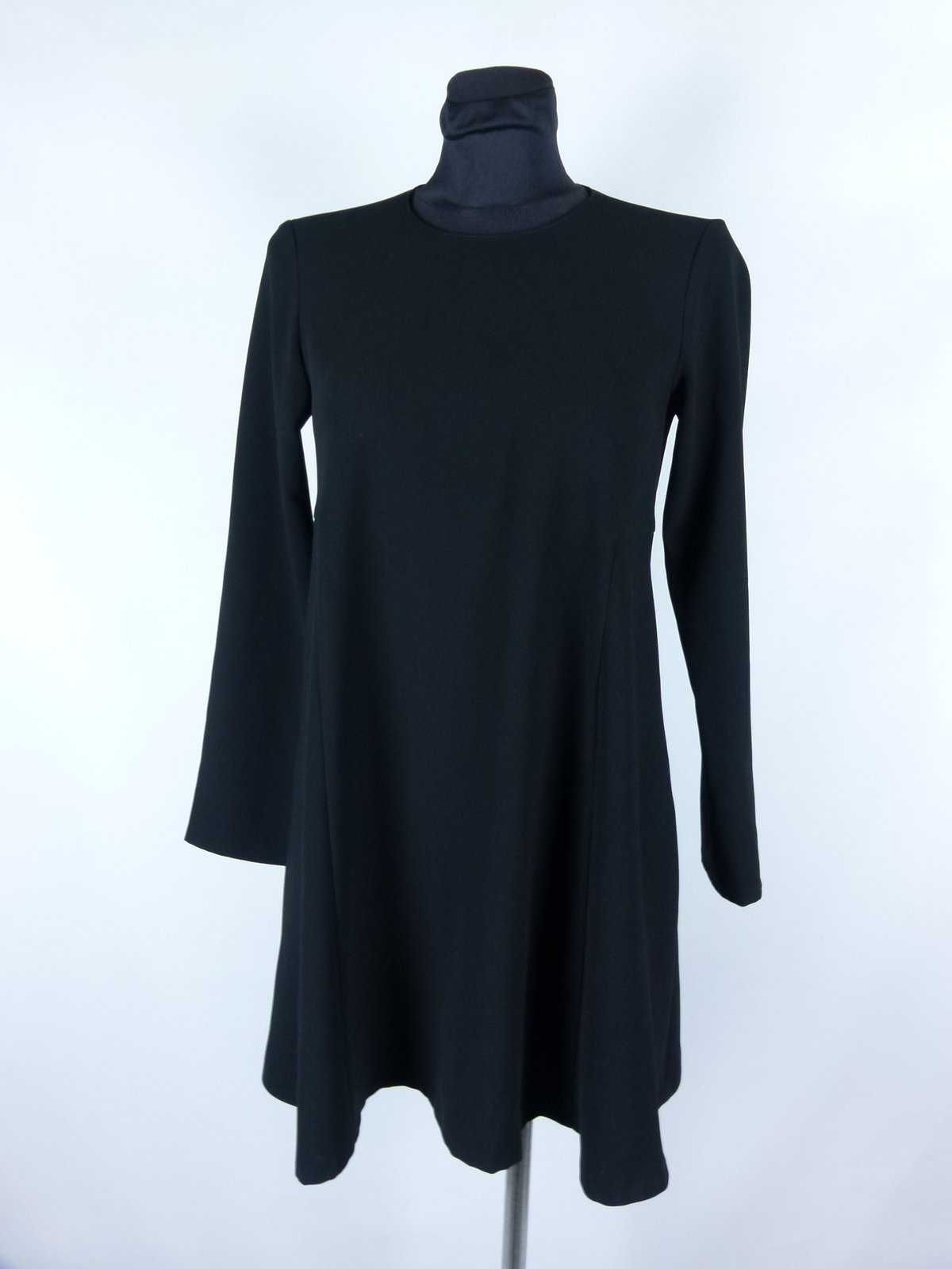 Zara trapezowa czarna sukienka mini / XS