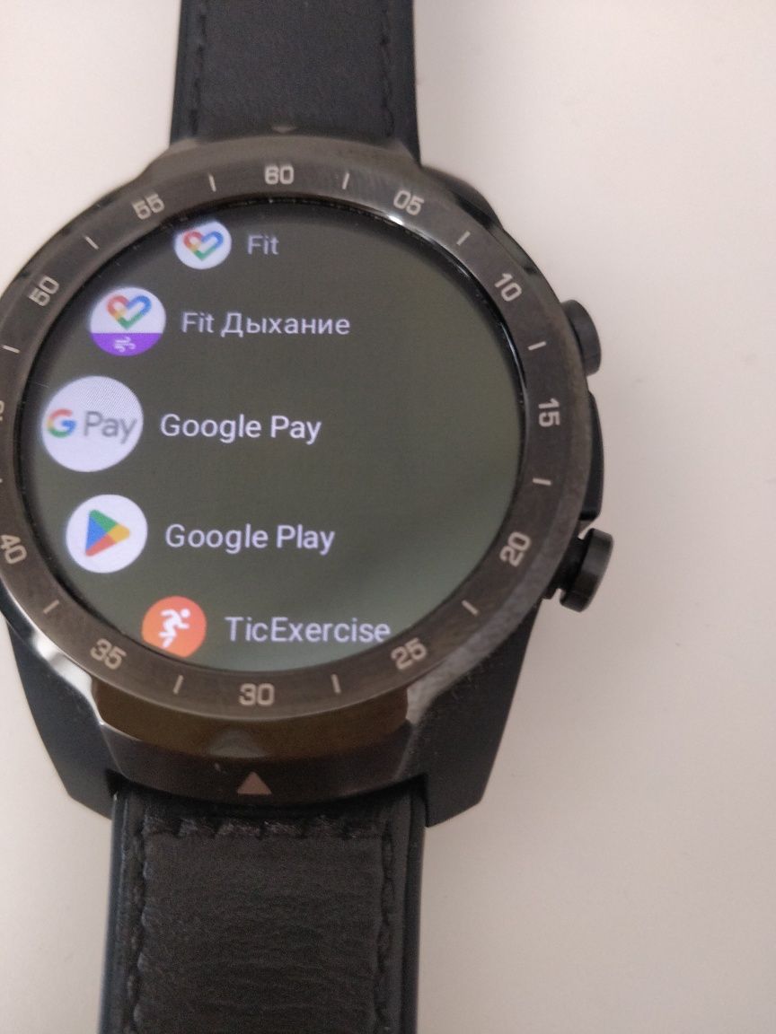 TicWatch Pro WF12096 , NFC , 2 дісплея. Все працює !