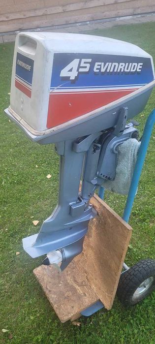 Silnik zaburtowy EVINRUDE